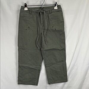 Fashion Bug - Women’s Capri’s -6 - Zip, button tie waist - Sage Green - Vintage